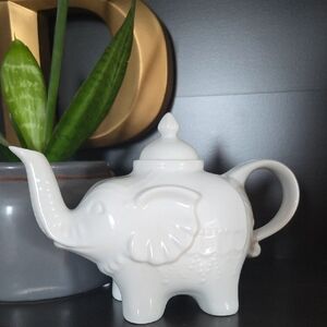 BIA Cordon Bleu White Elephant Porcelain Teapot